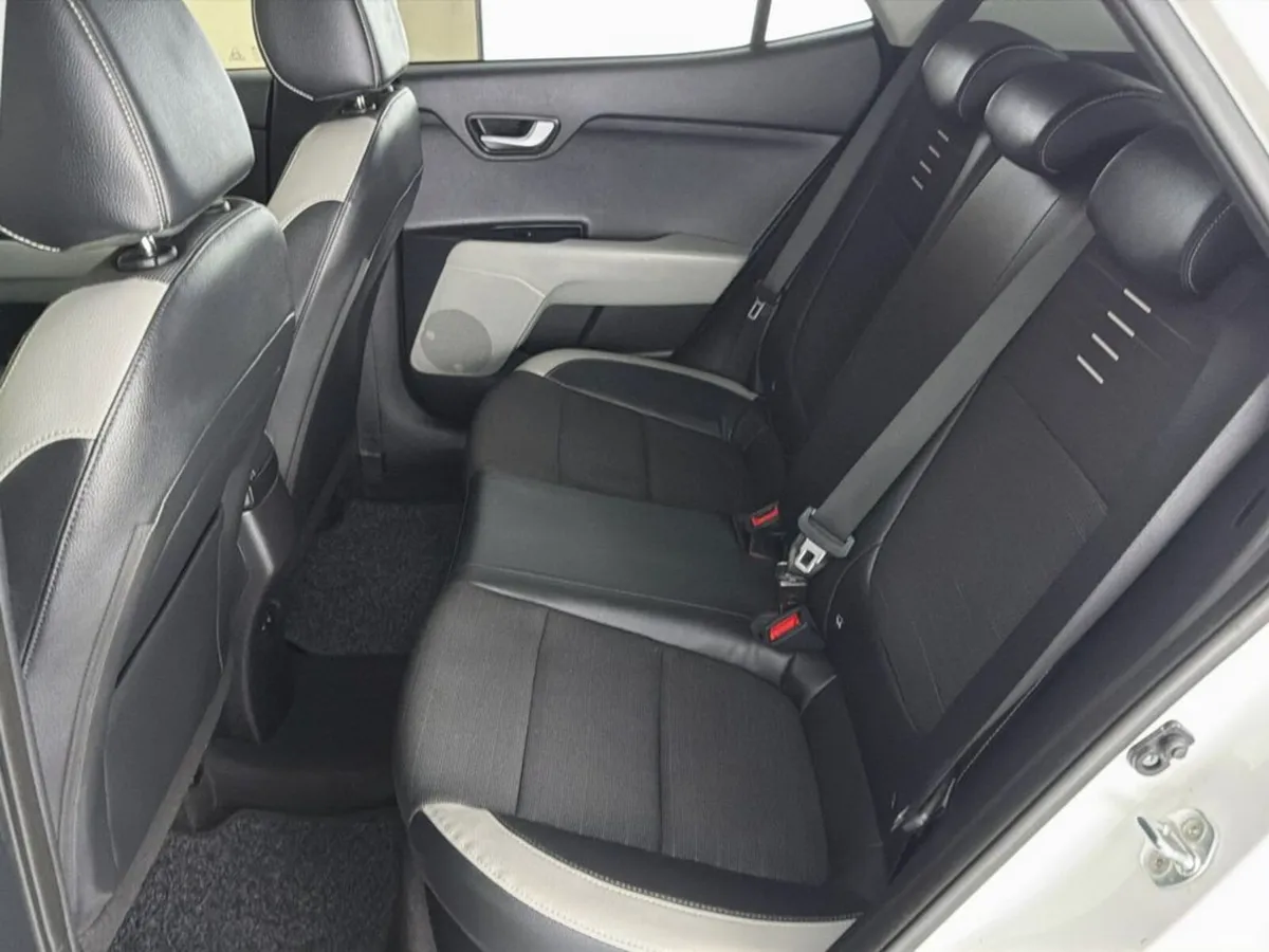 Kia Stonic Hatchback, Petrol, 2020, White