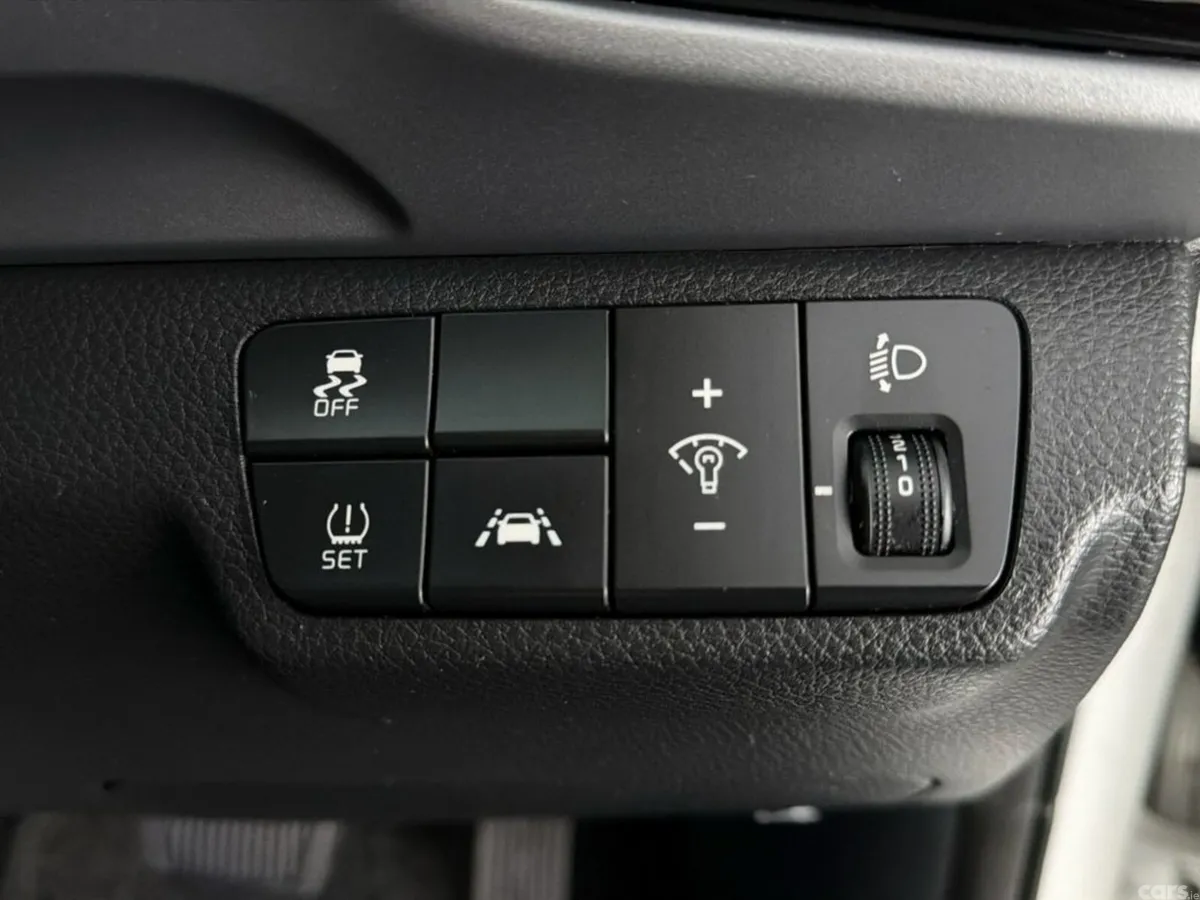 Kia Stonic Hatchback, Petrol, 2020, White