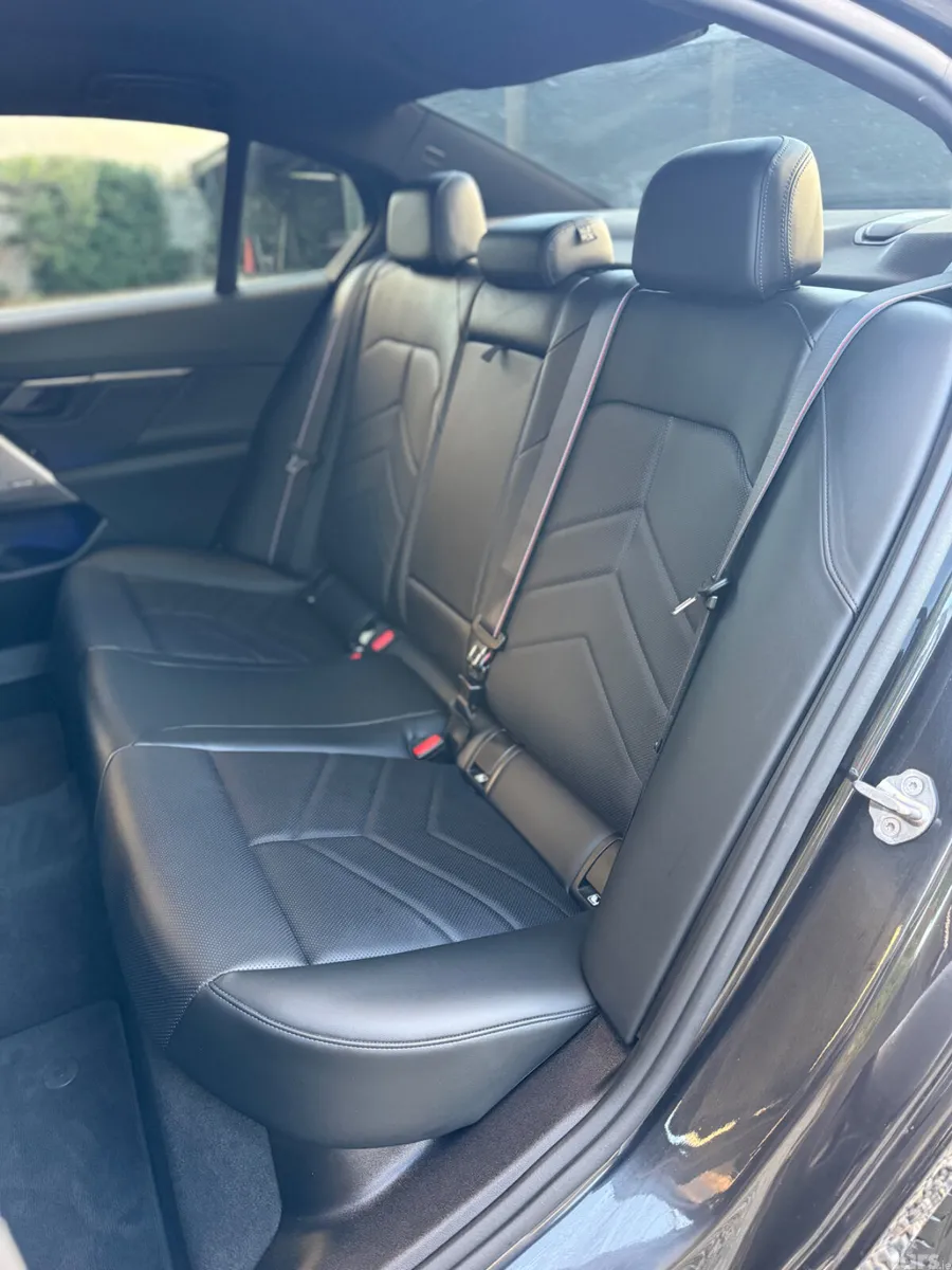 BMW i5 Saloon, Electric, 2023, Grey