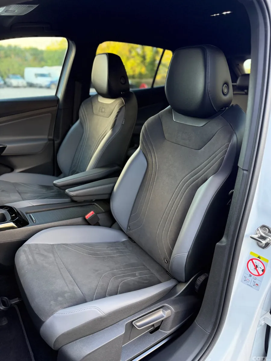 Volkswagen ID.4 Estate, Electric, 2025, White