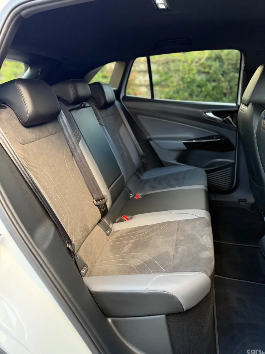 Volkswagen ID.4 Estate, Electric, 2025, White