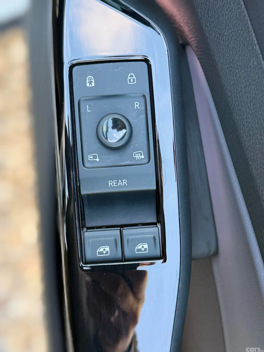Volkswagen ID.4 Estate, Electric, 2025, White
