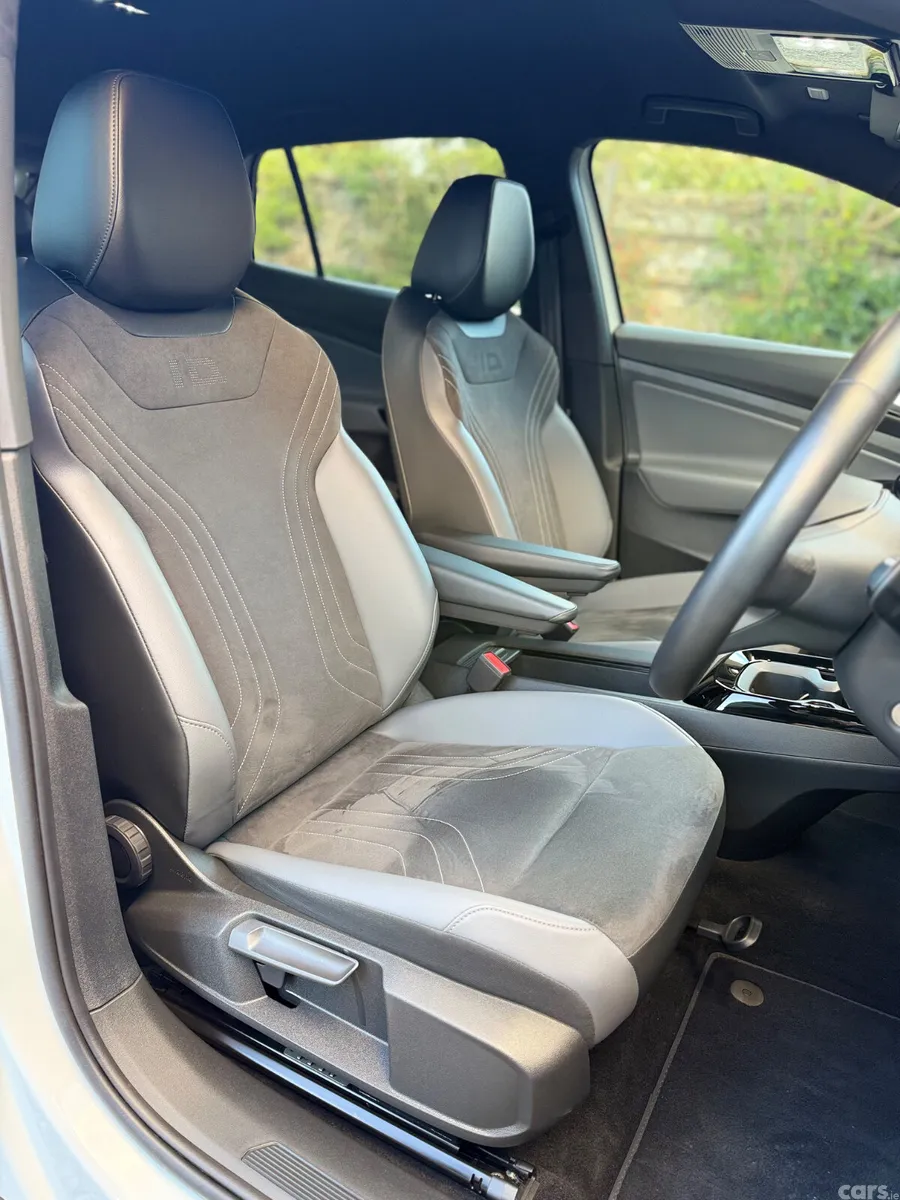 Volkswagen ID.4 Estate, Electric, 2025, White