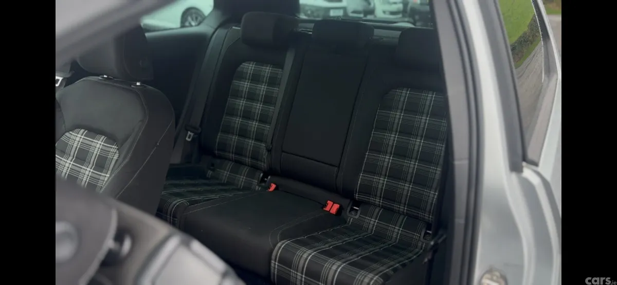 Volkswagen Golf Hatchback, Diesel, 2014, Silver