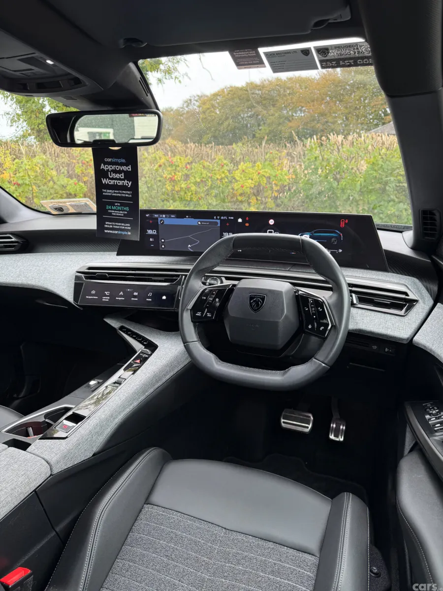 Peugeot 5008 MPV, Petrol, 2025, Grey