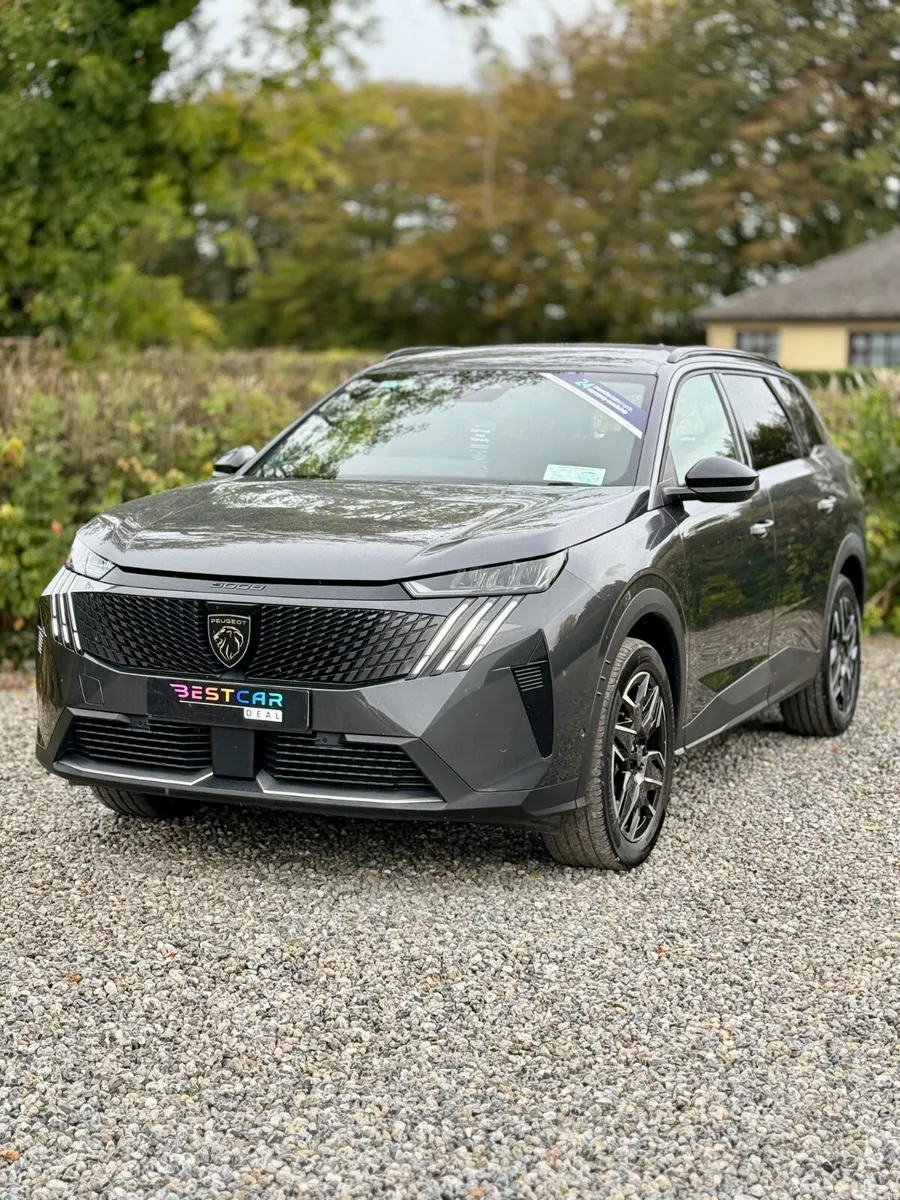 Peugeot 5008 MPV, Petrol, 2025, Grey