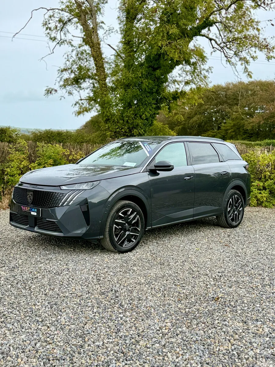 Peugeot 5008 MPV, Petrol, 2025, Grey