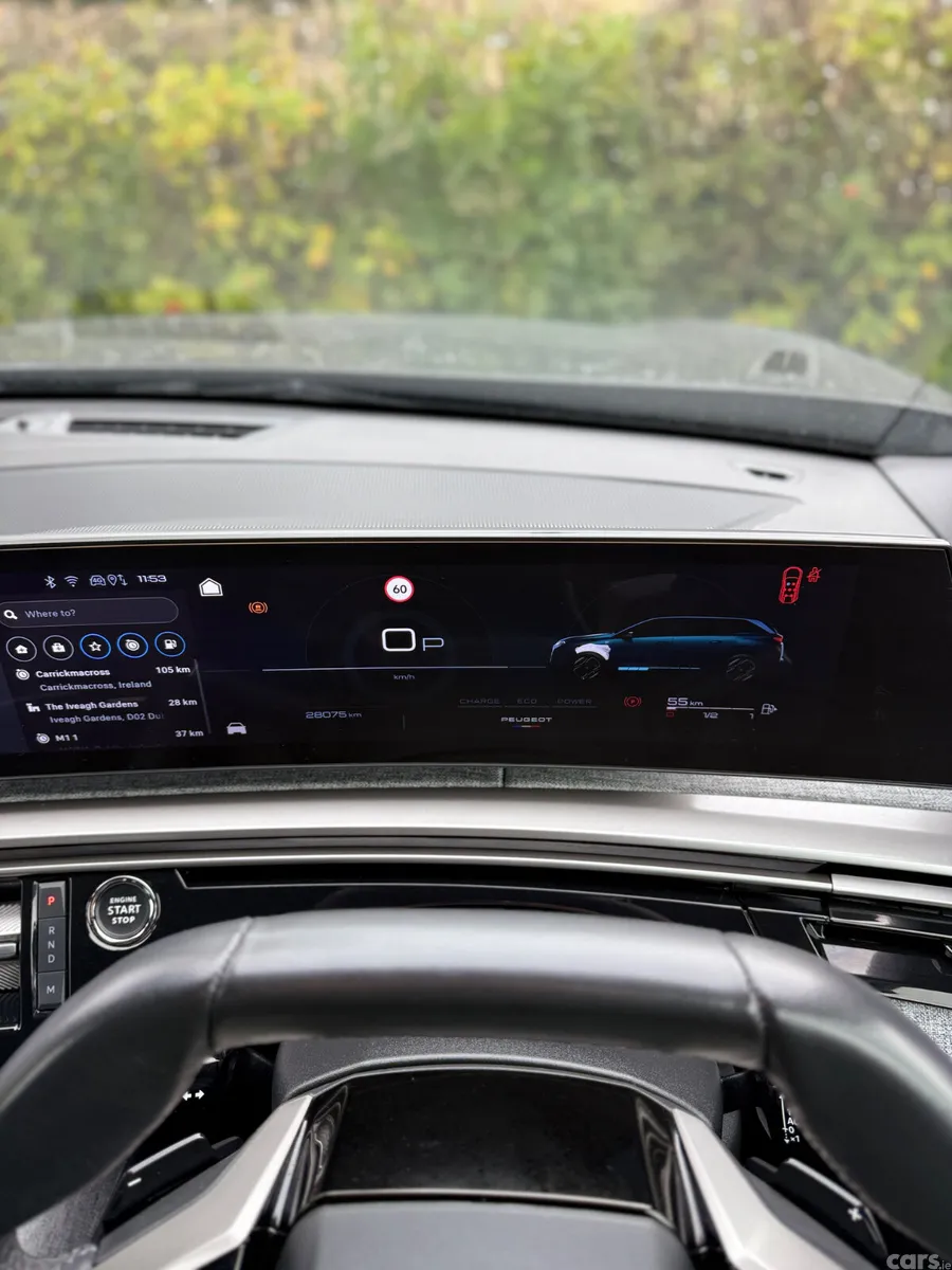 Peugeot 5008 MPV, Petrol, 2025, Grey