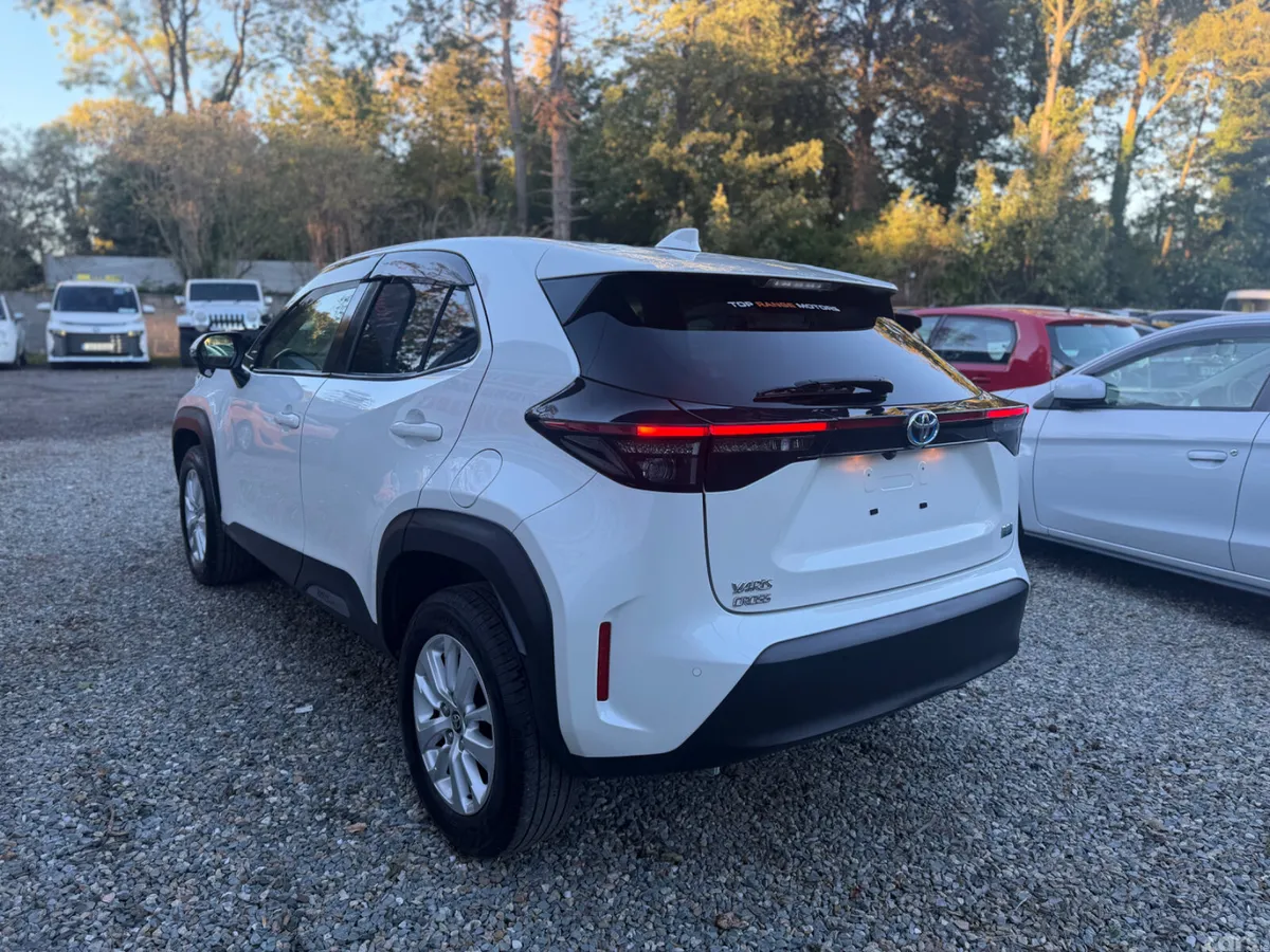 Toyota Yaris Cross SUV, Petrol Hybrid, 2021, White