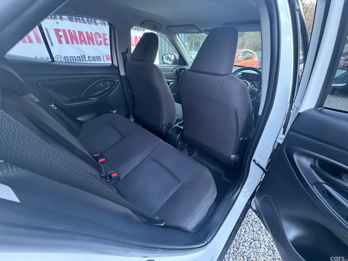 Toyota Yaris Cross SUV, Petrol Hybrid, 2021, White