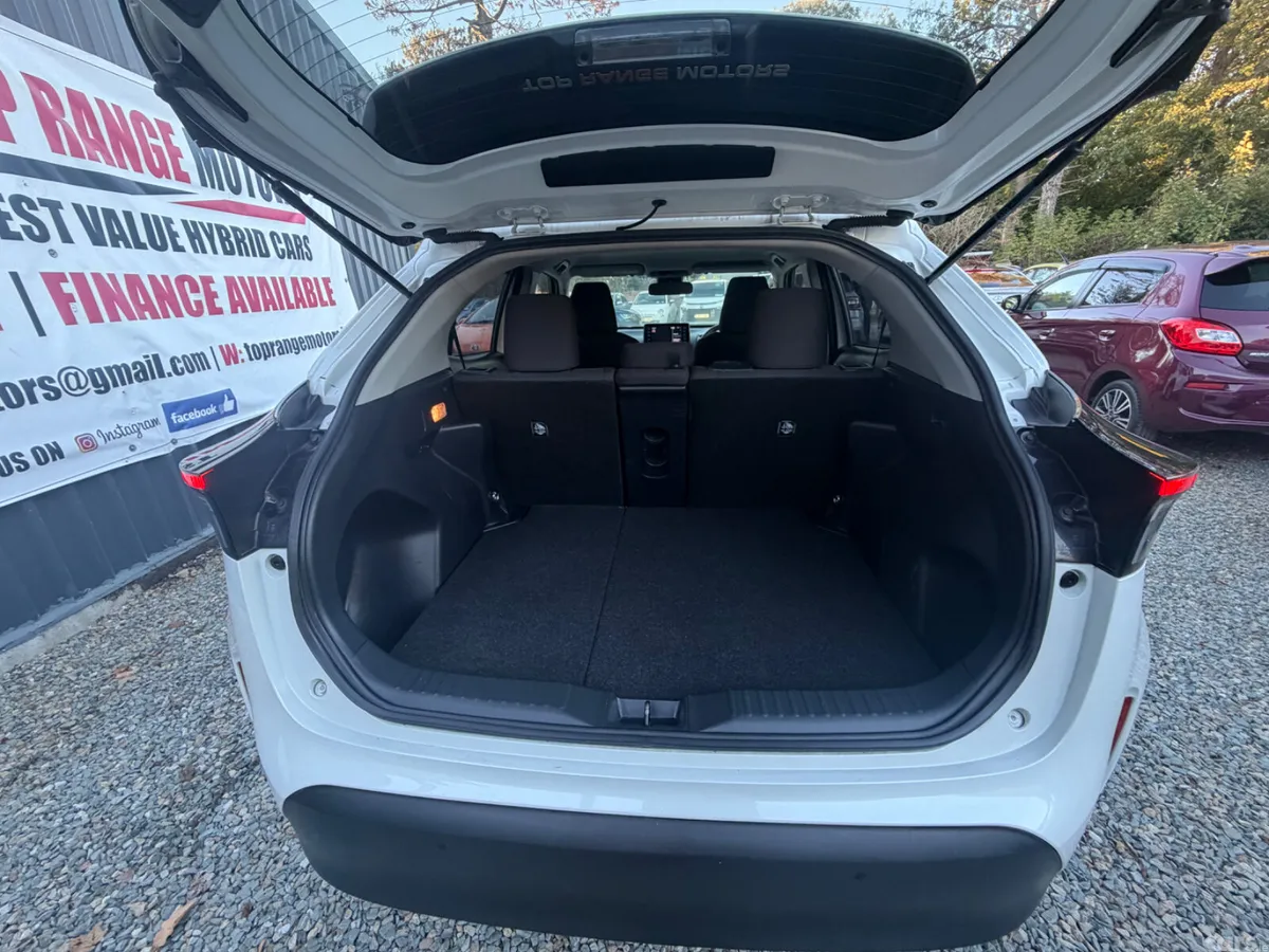 Toyota Yaris Cross SUV, Petrol Hybrid, 2021, White