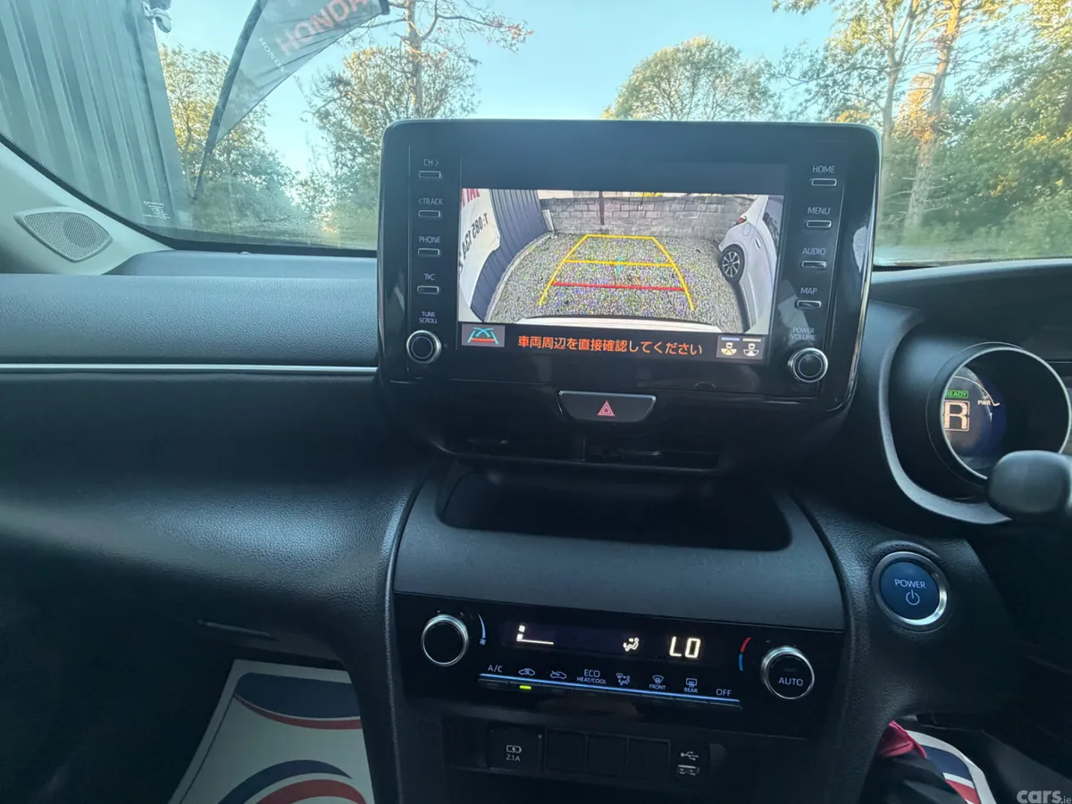 Toyota Yaris Cross SUV, Petrol Hybrid, 2021, White