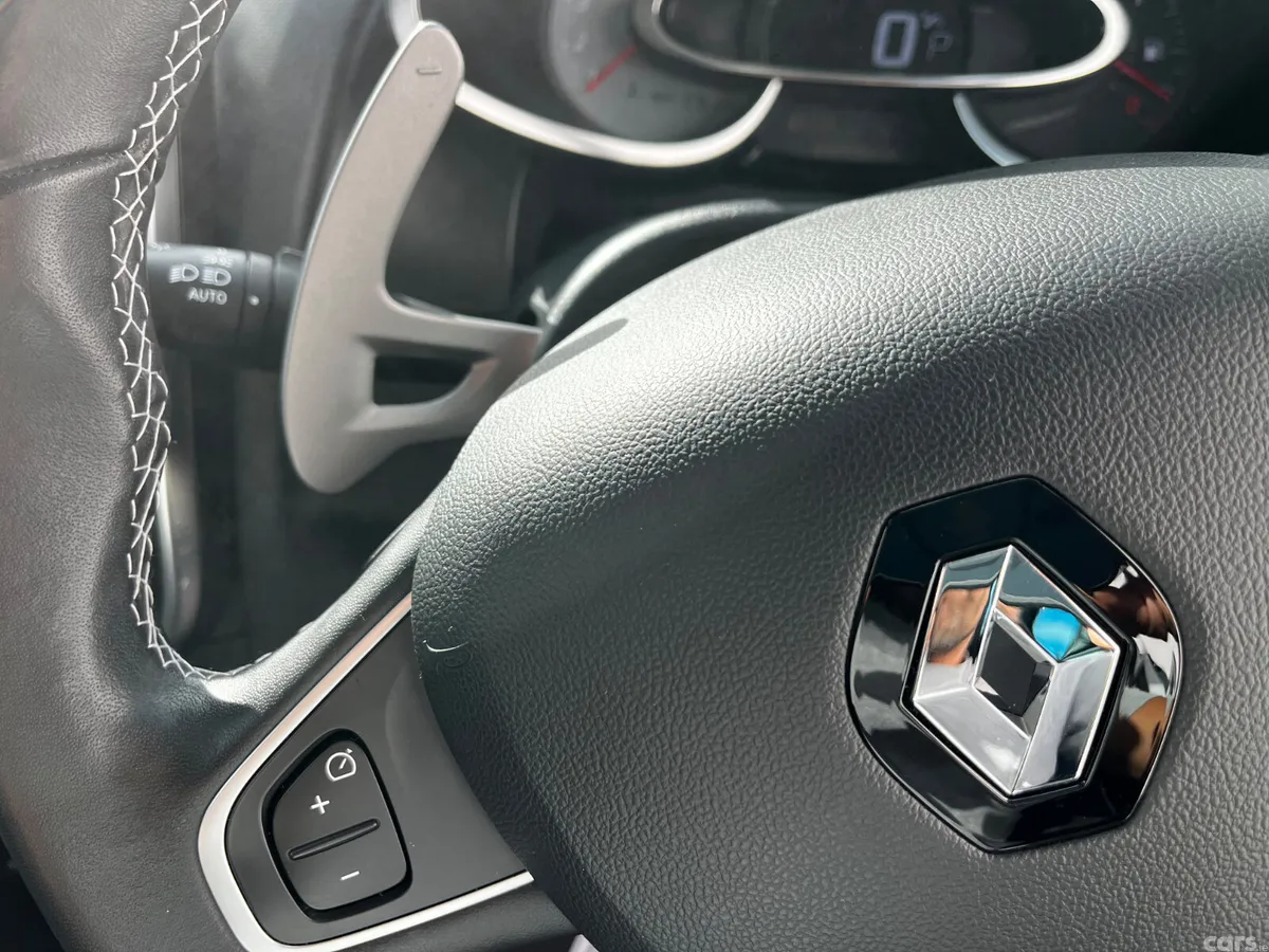 Renault Clio Hatchback, Petrol, 2016, White