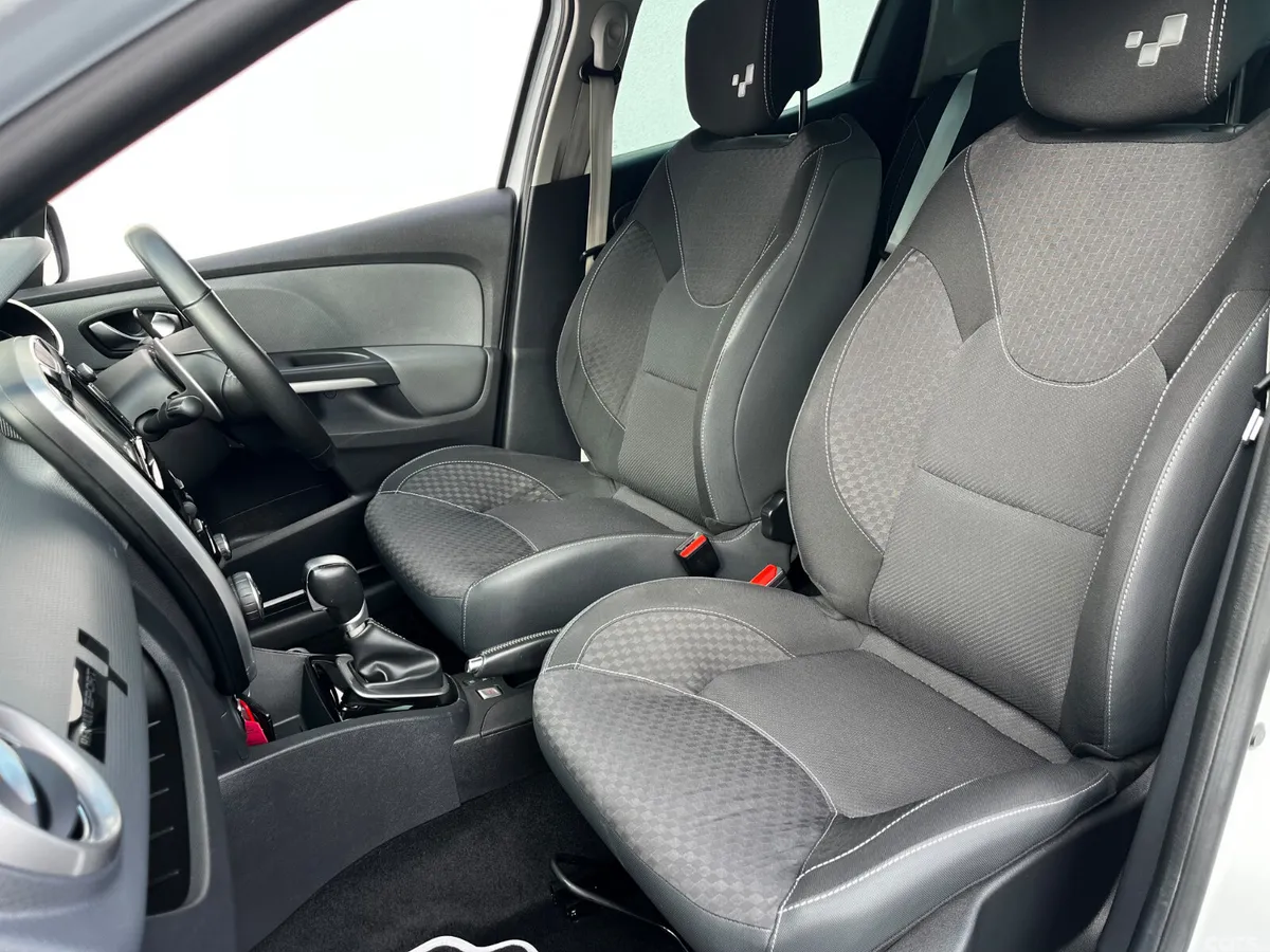Renault Clio Hatchback, Petrol, 2016, White