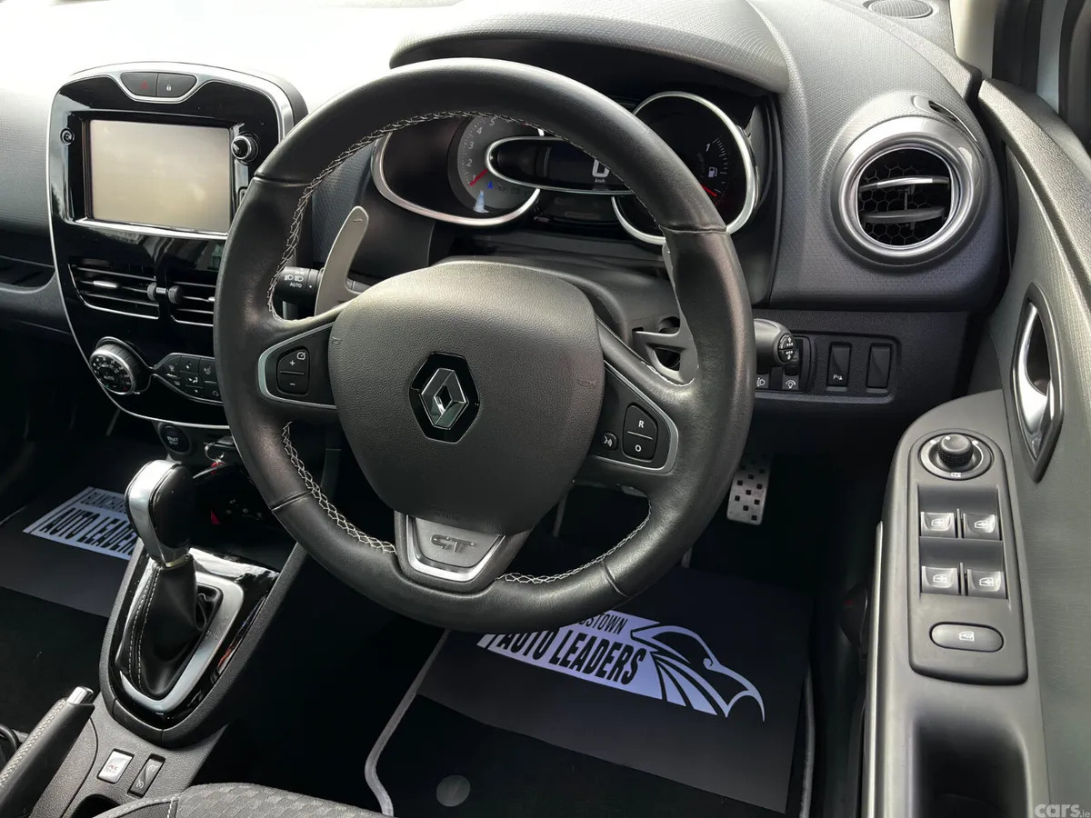 Renault Clio Hatchback, Petrol, 2016, White