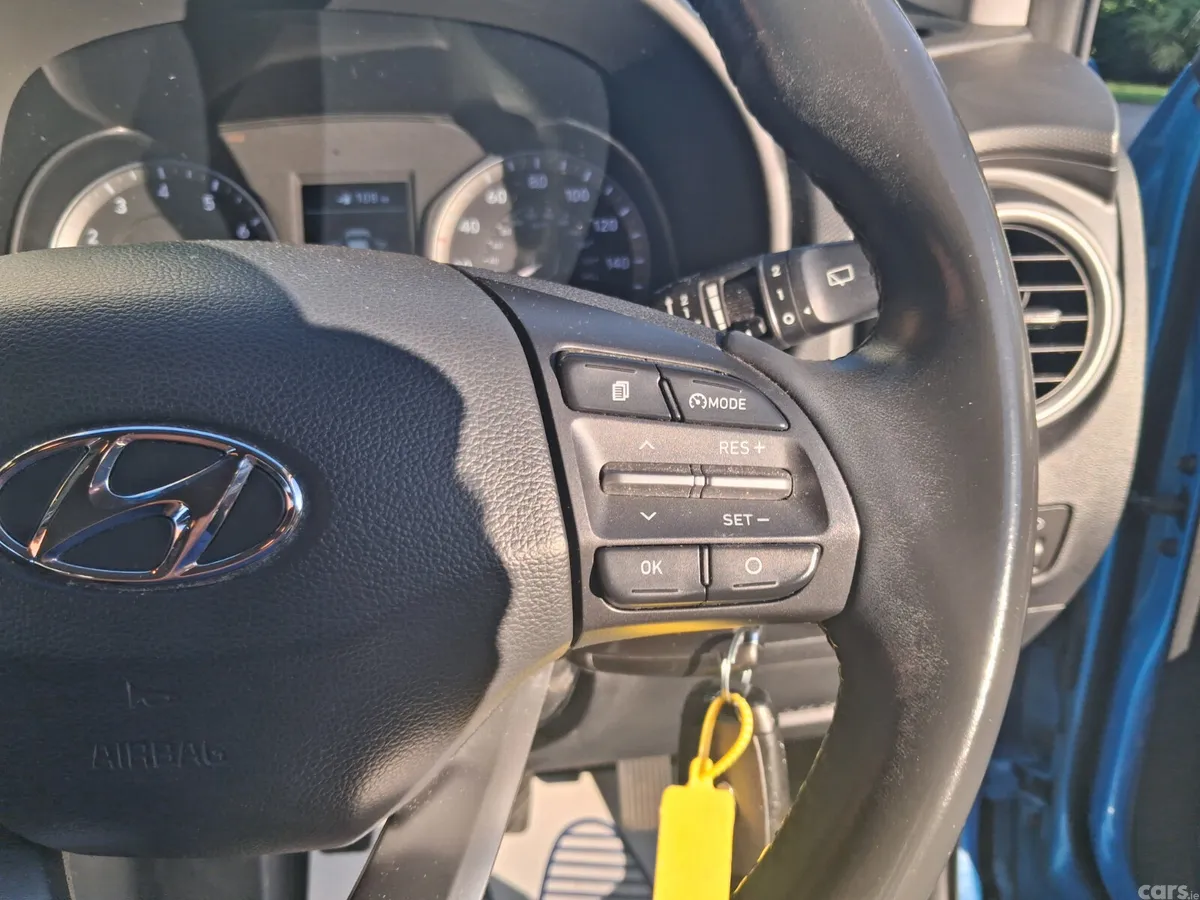 Hyundai KONA Hatchback, Petrol, 2018, Blue