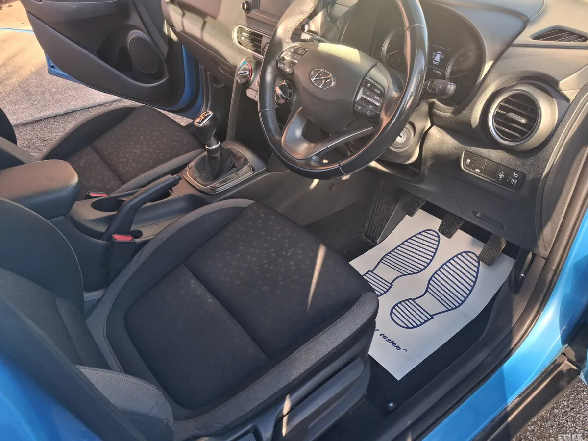 Hyundai KONA Hatchback, Petrol, 2018, Blue