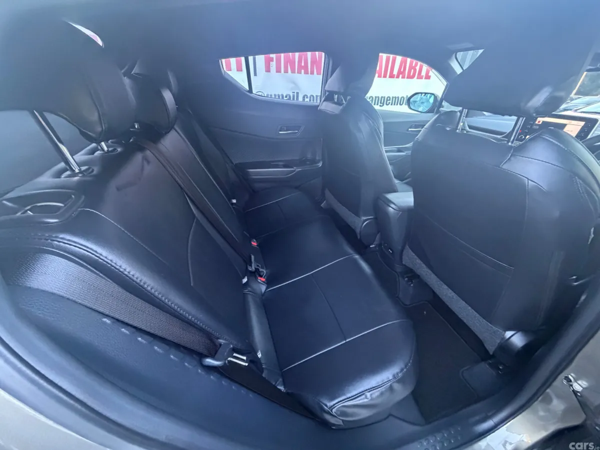 Toyota C-HR SUV, Petrol Hybrid, 2019, Green
