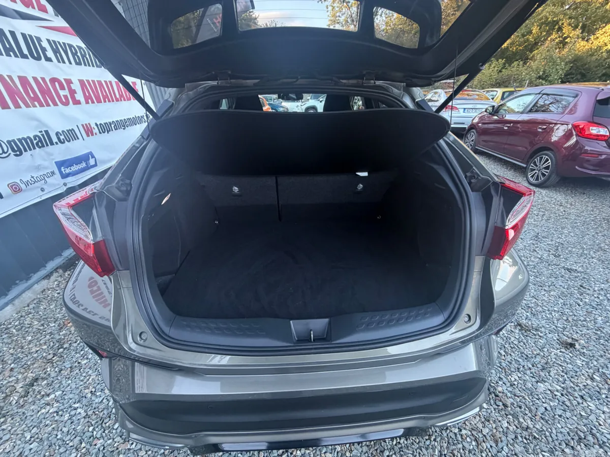 Toyota C-HR SUV, Petrol Hybrid, 2019, Green
