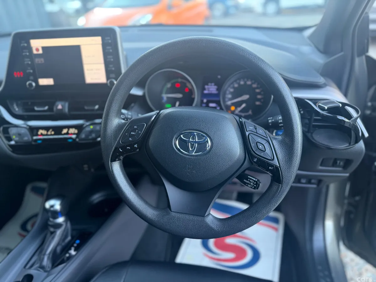 Toyota C-HR SUV, Petrol Hybrid, 2019, Green