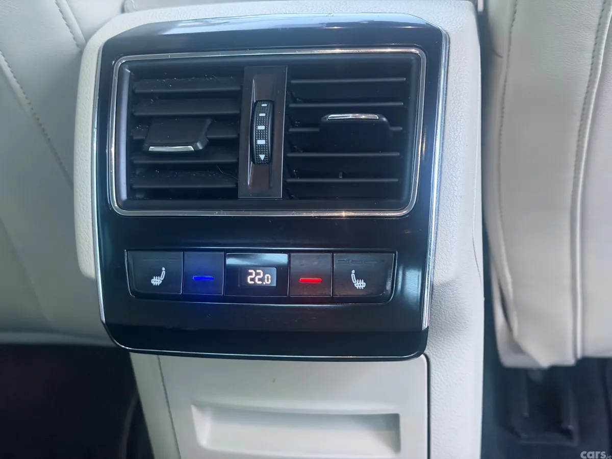 Skoda Superb Hatchback, Diesel, 2017, Blue