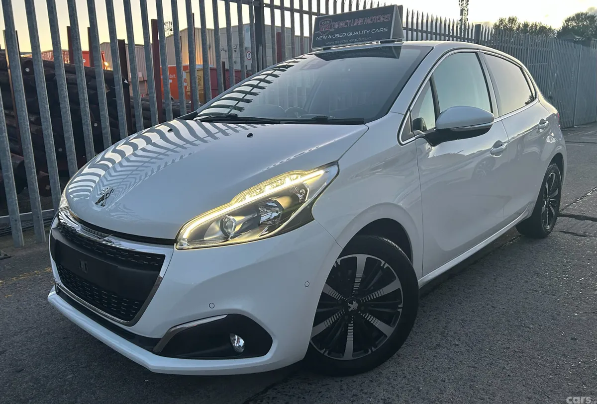 Peugeot 208 Hatchback, Petrol, 2020, White