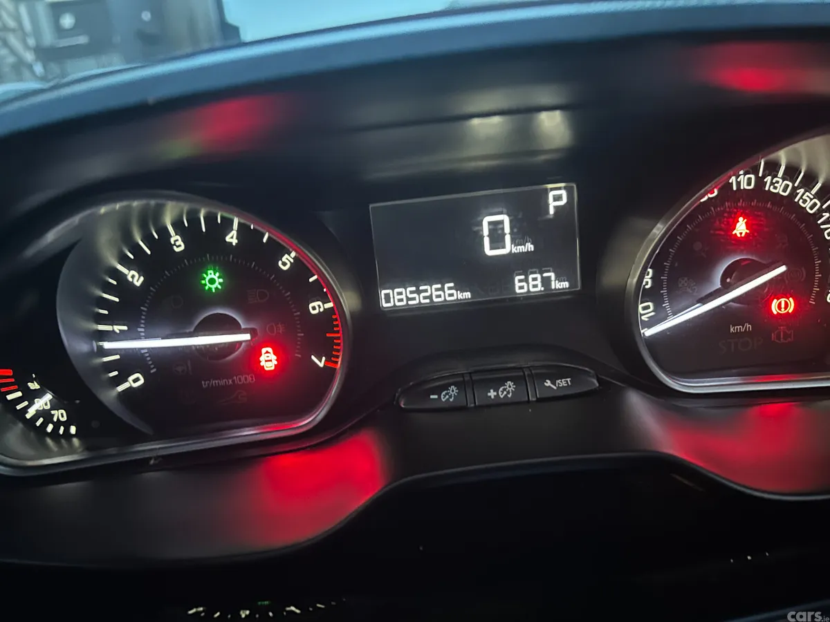 Peugeot 208 Hatchback, Petrol, 2020, White