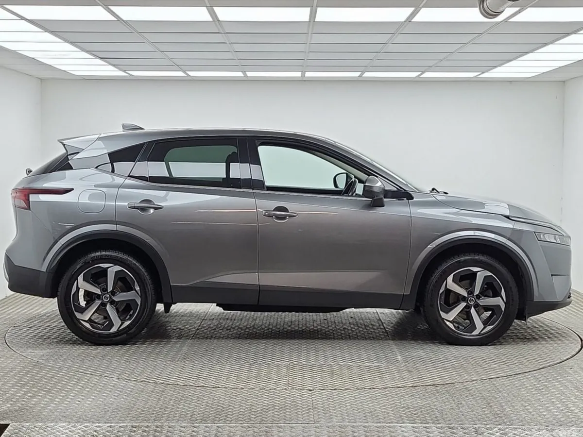 Nissan Qashqai MPV, Petrol, 2022, Grey