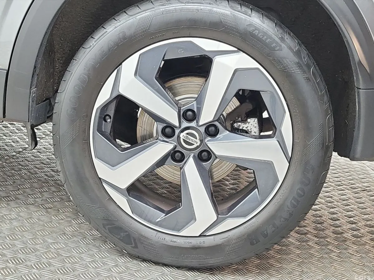 Nissan Qashqai MPV, Petrol, 2022, Grey