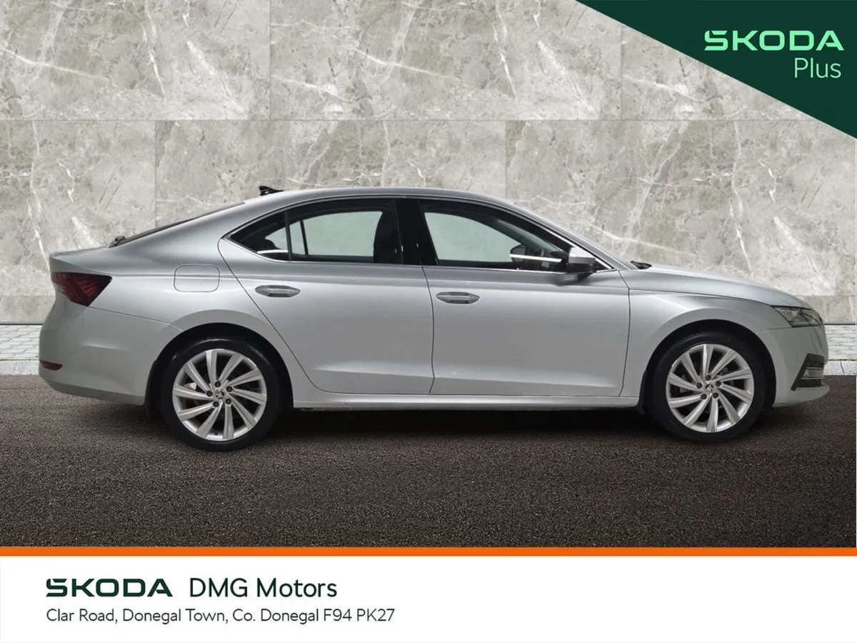 Skoda Octavia Saloon, Diesel, 2024, Grey