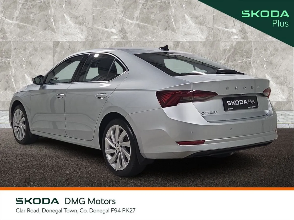Skoda Octavia Saloon, Diesel, 2024, Grey