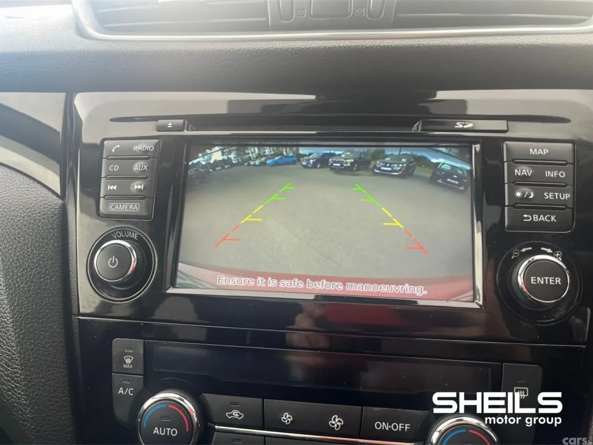 Nissan Qashqai MPV, Petrol, 2018, Red