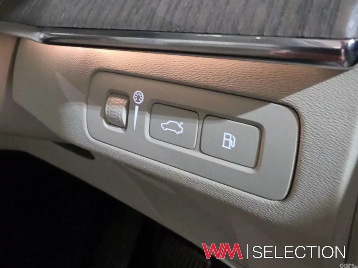 Volvo XC90 SUV, Petrol Plug-in Hybrid, 2022, Grey