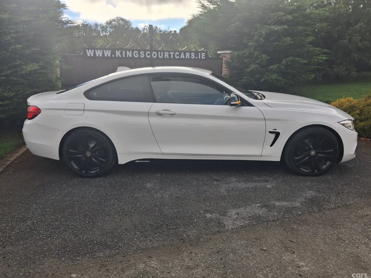 BMW 4-Series Coupe, Petrol, 2014, White