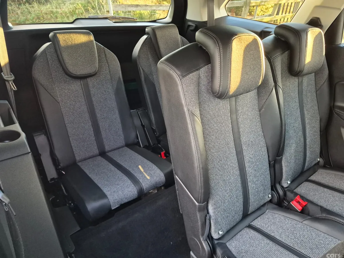 Peugeot 5008 MPV, Diesel, 2020, White