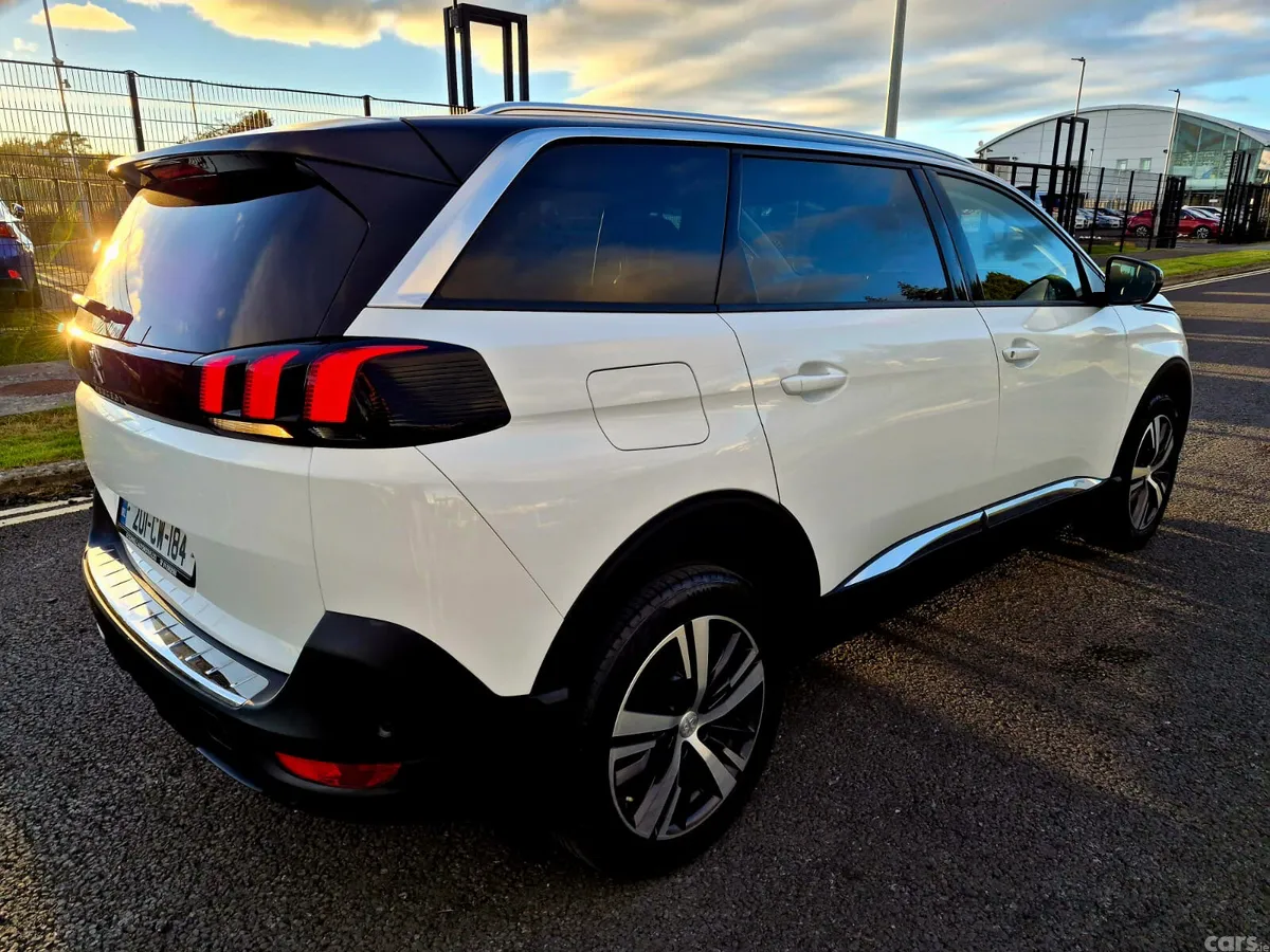 Peugeot 5008 MPV, Diesel, 2020, White