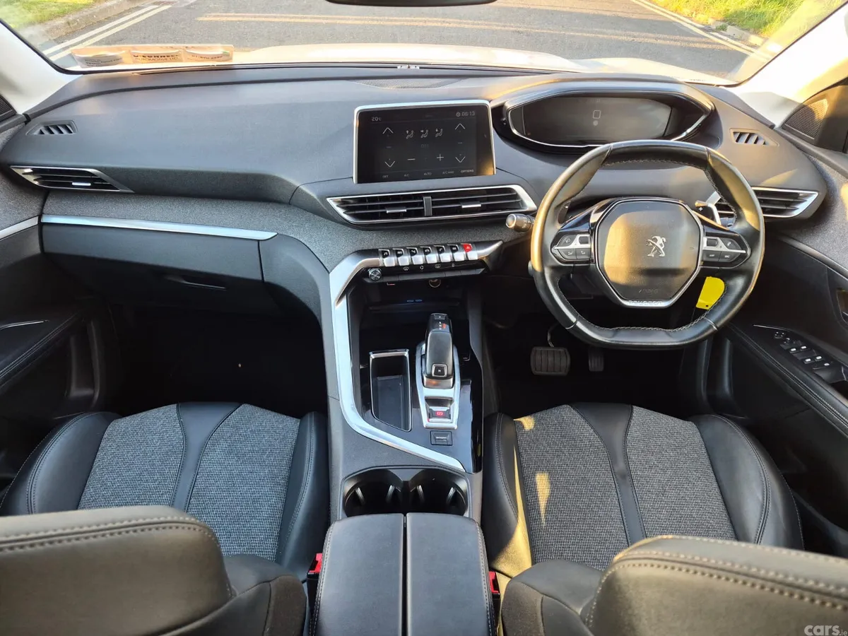 Peugeot 5008 MPV, Diesel, 2020, White
