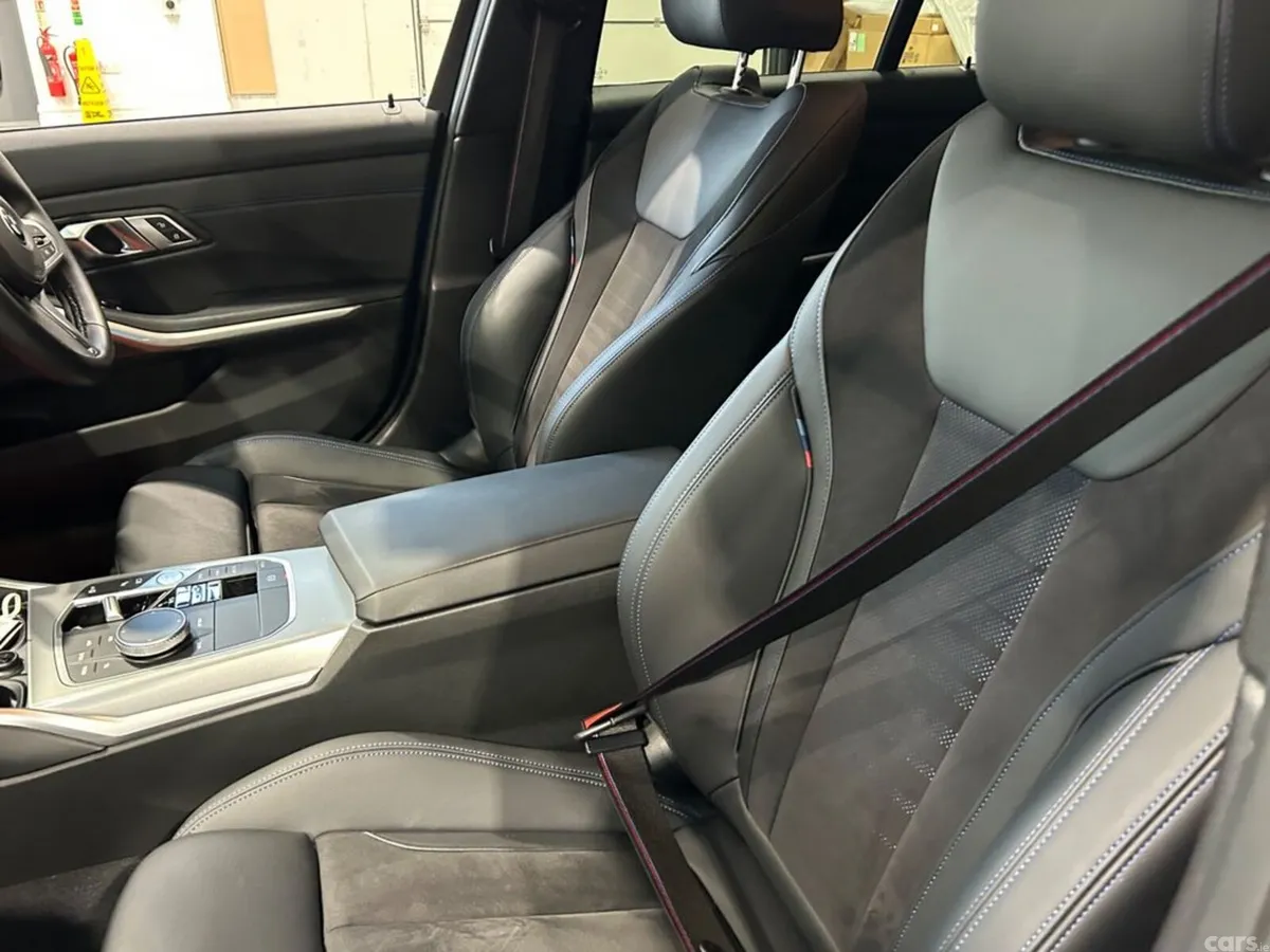 BMW 3-Series Saloon, Petrol Hybrid, 2023, Blue