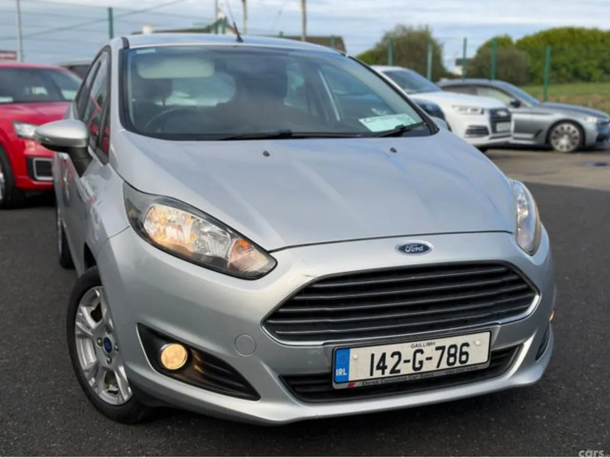Ford Fiesta Hatchback, Petrol, 2014, Silver
