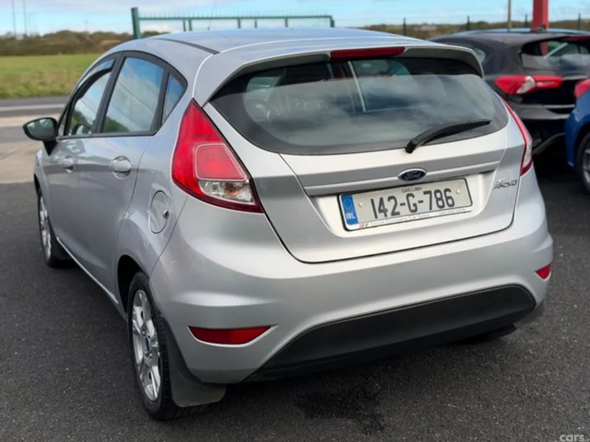 Ford Fiesta Hatchback, Petrol, 2014, Silver