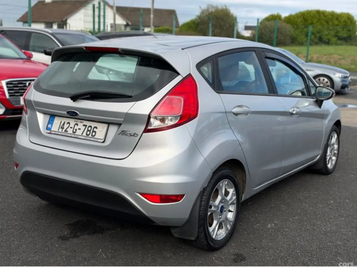 Ford Fiesta Hatchback, Petrol, 2014, Silver