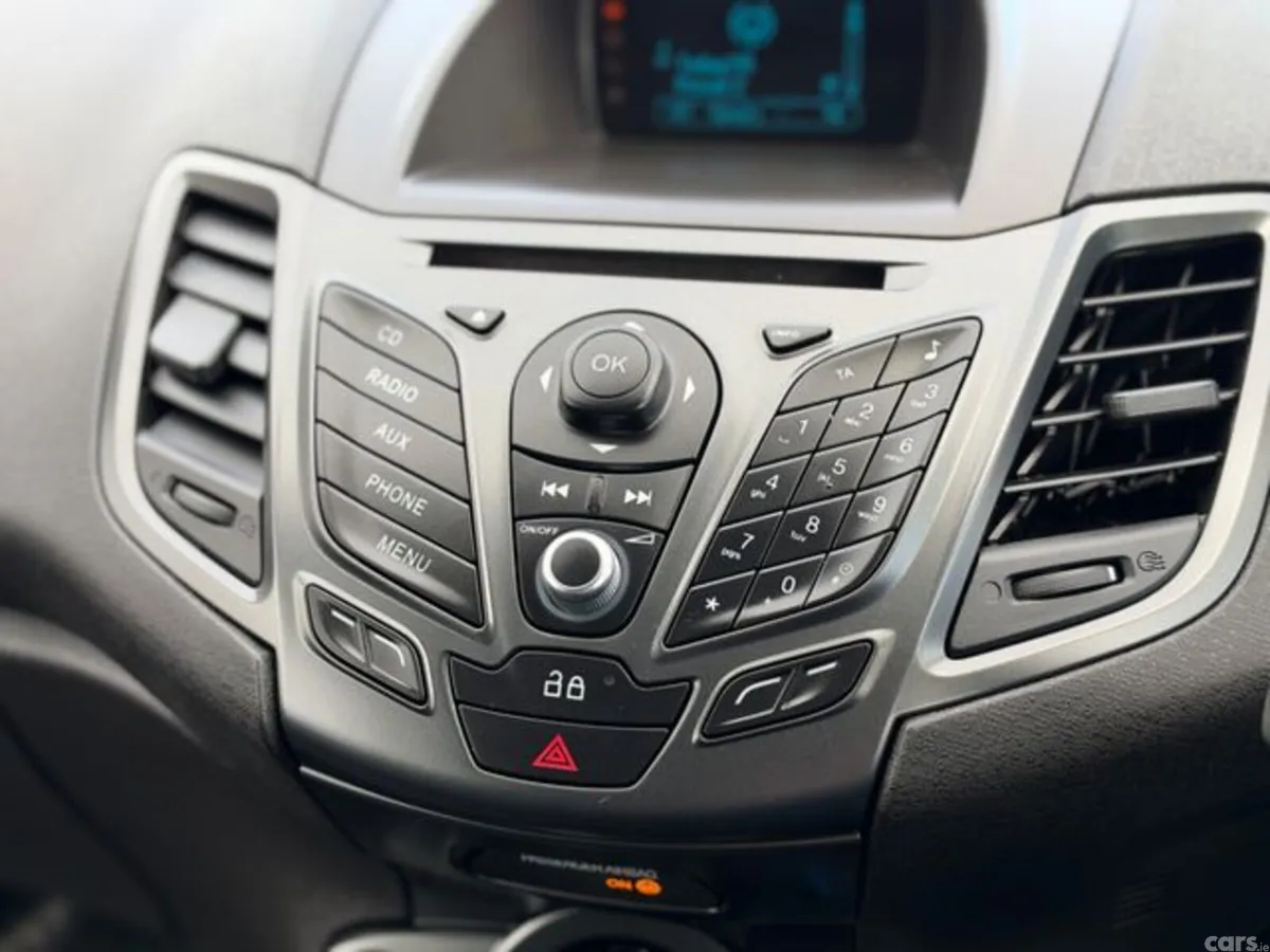 Ford Fiesta Hatchback, Petrol, 2014, Silver