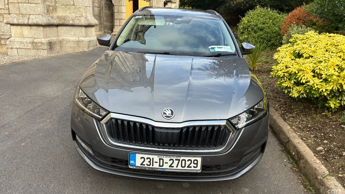 Skoda Octavia Estate, Diesel, 2023, Grey