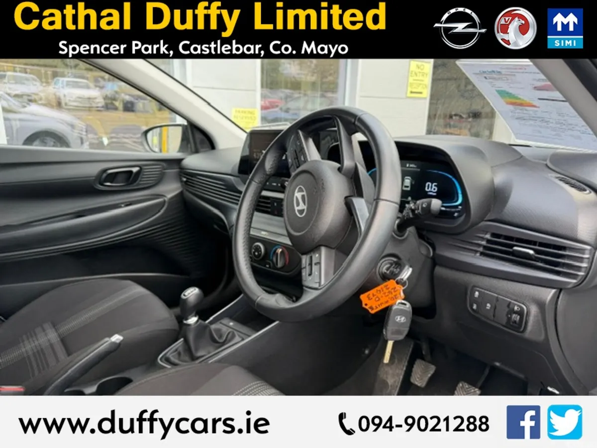 Hyundai i20 Hatchback, Petrol, 2024, White