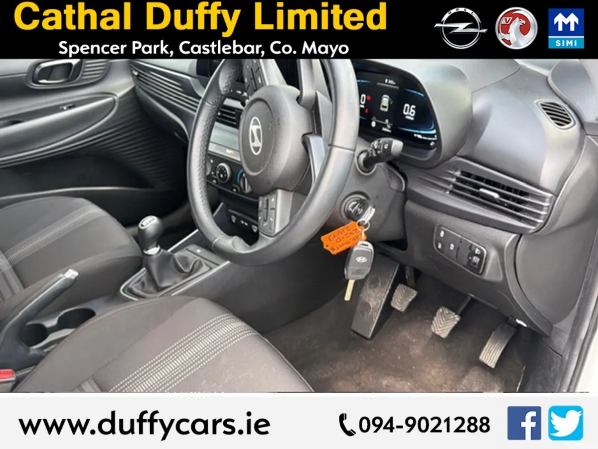 Hyundai i20 Hatchback, Petrol, 2024, White