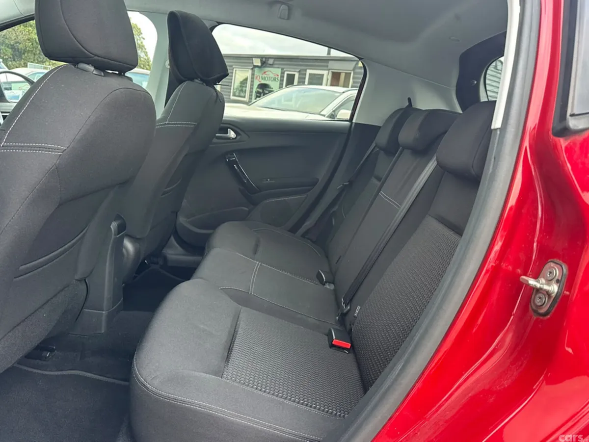 Peugeot 208 Hatchback, Petrol, 2017, Red