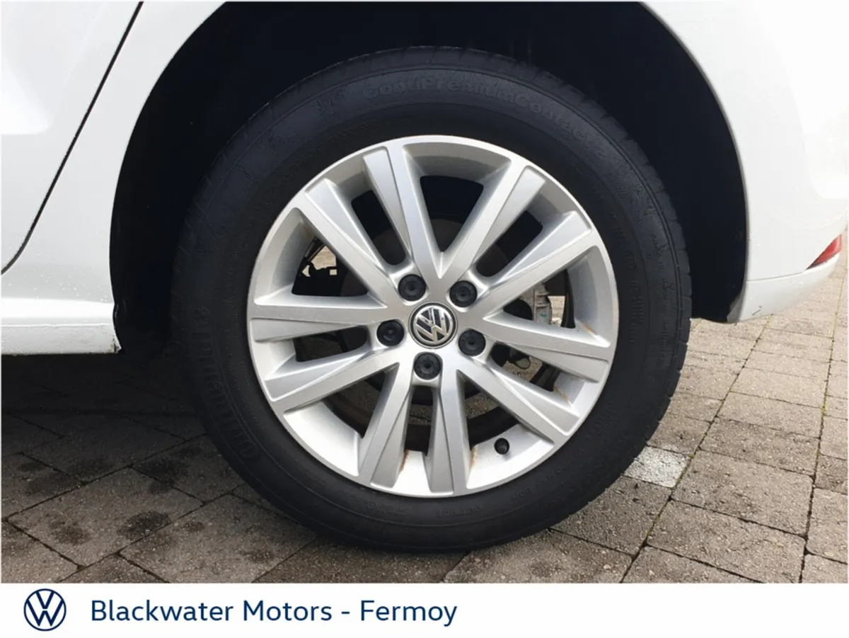 Volkswagen Polo Hatchback, Petrol, 2018, White