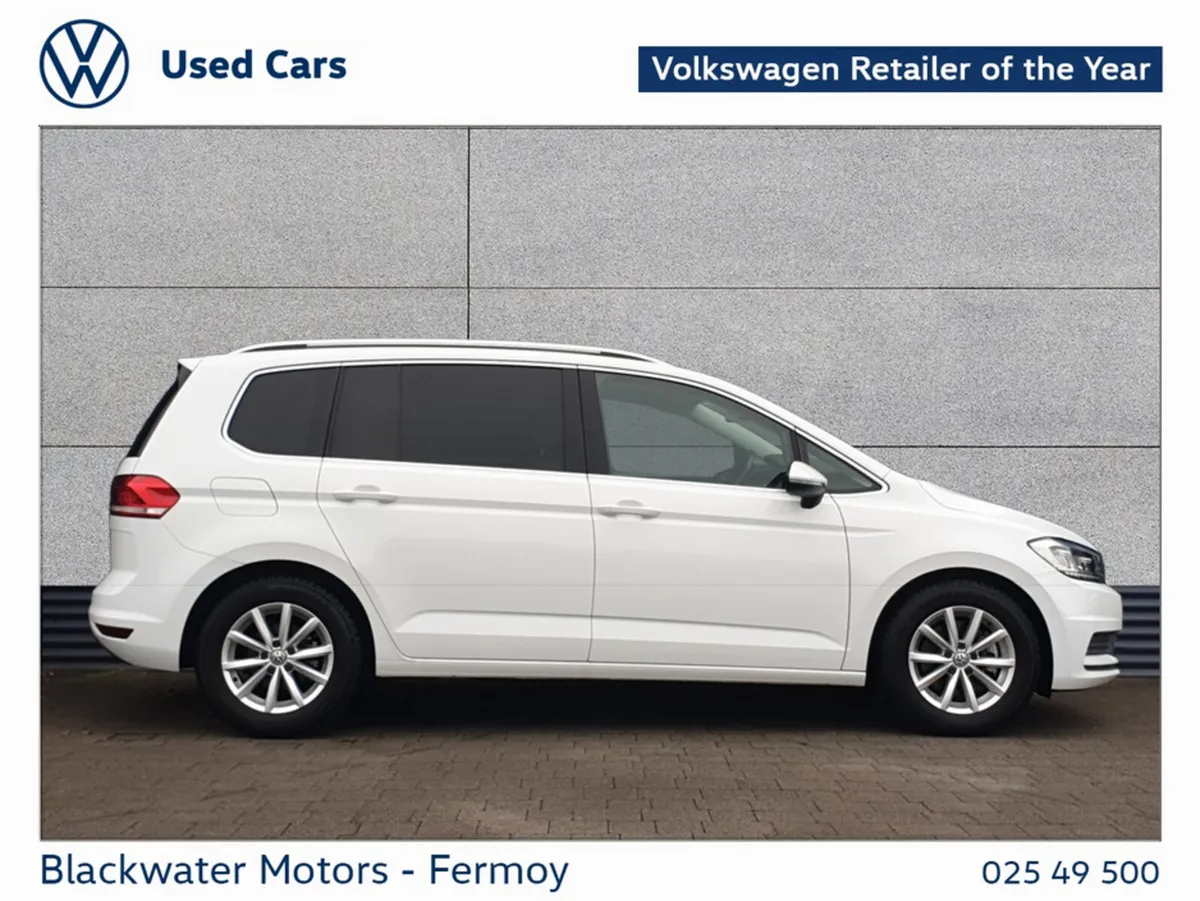 Volkswagen Touran Hatchback, Petrol, 2017, White