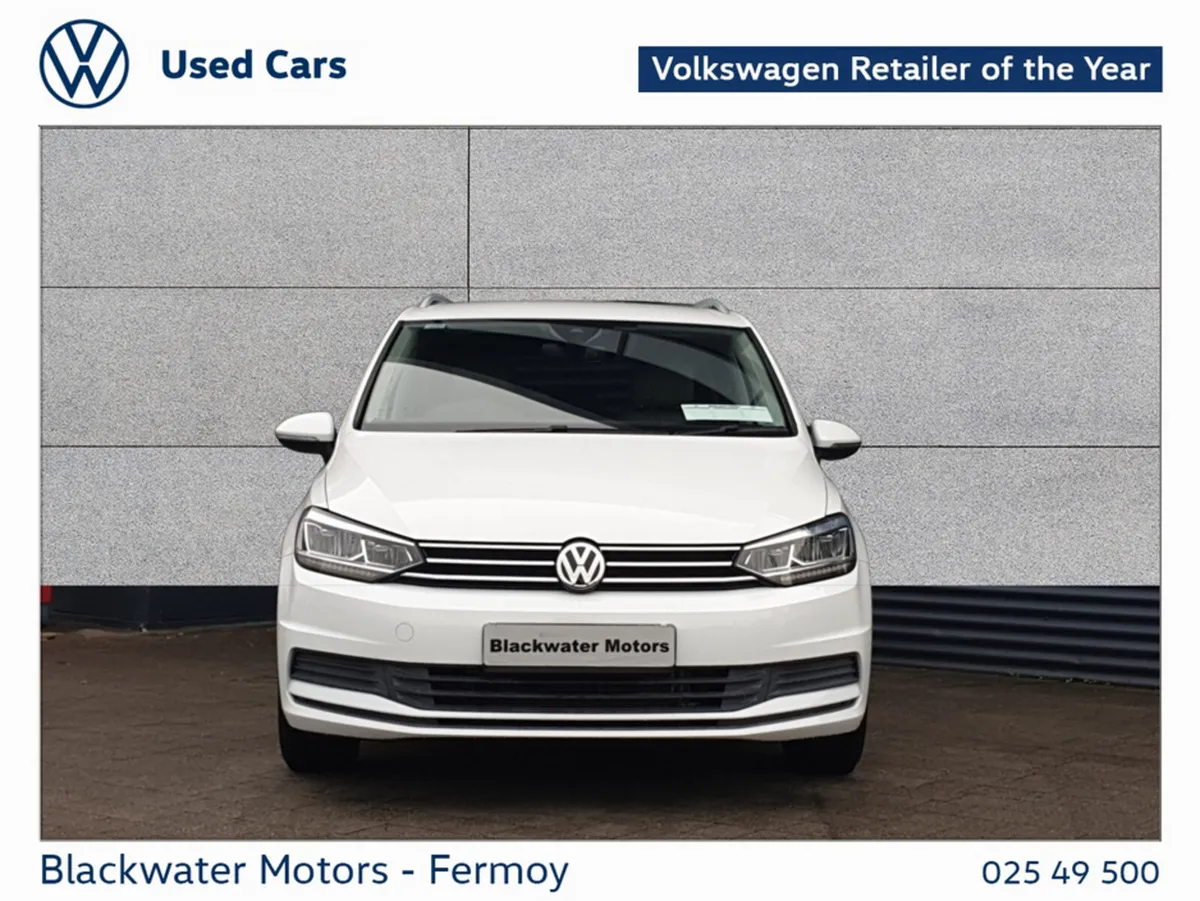 Volkswagen Touran Hatchback, Petrol, 2017, White