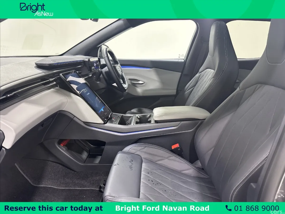 Ford Explorer MPV, Electric, 2026, Grey